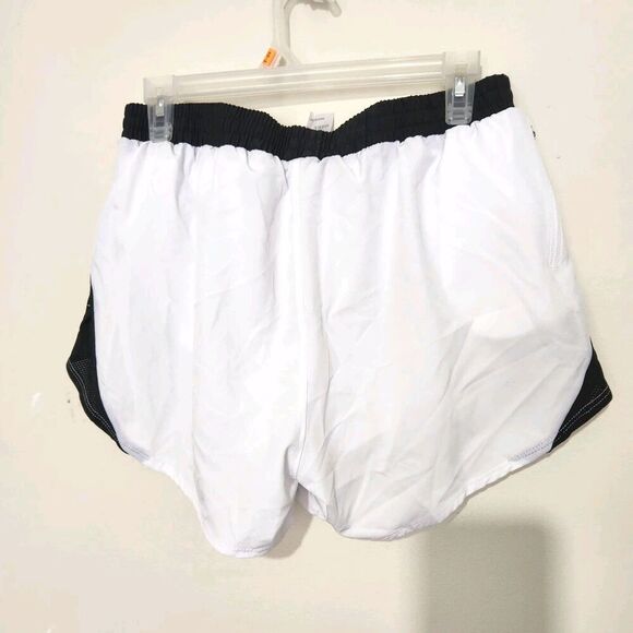 Santiny Running Shorts For Women Size Large Lightweight Zip Pocket Quick Dry  B9 - Picture 7 of 12